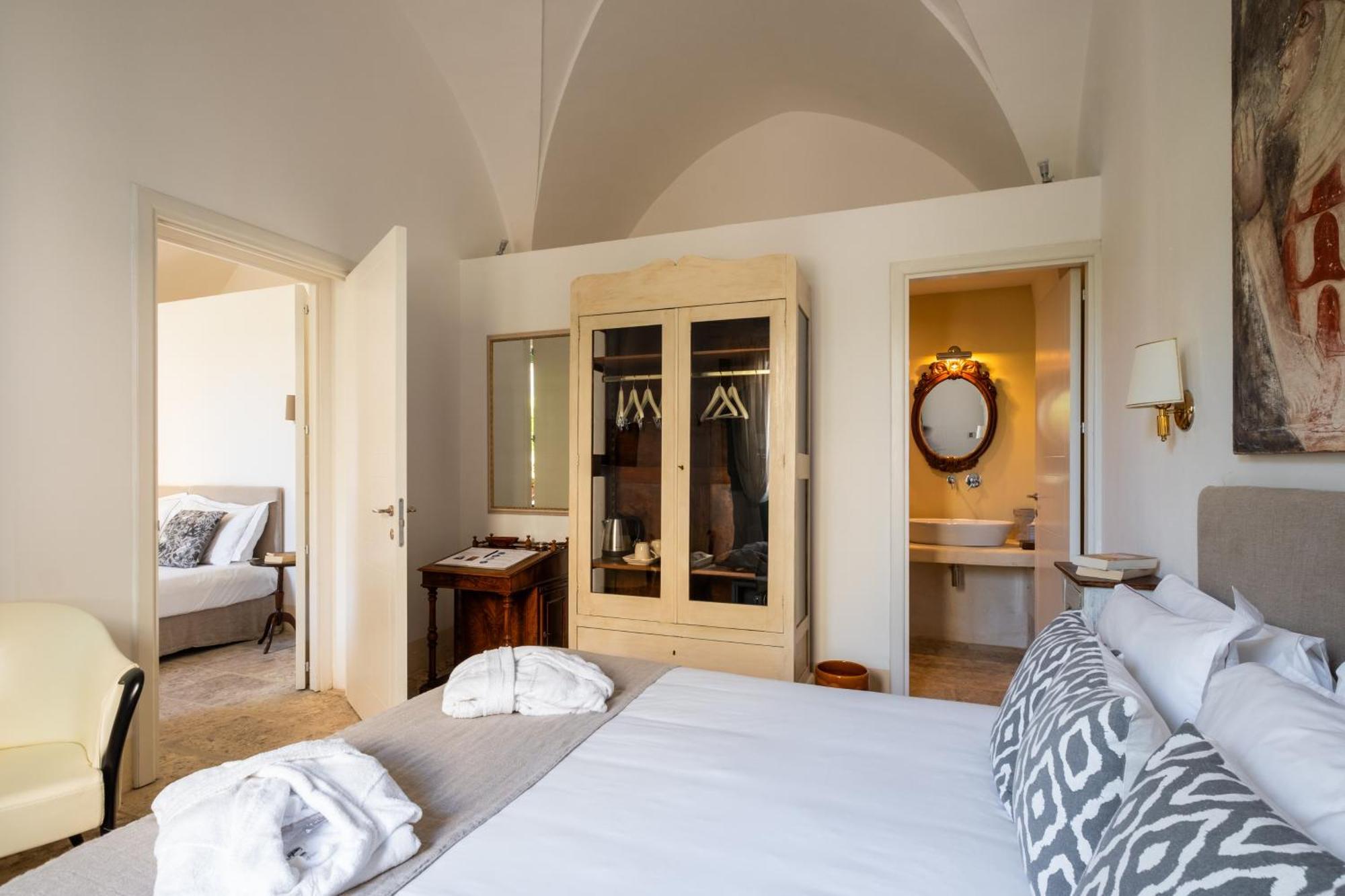 Palazzo Ducale Venturi - Luxury Hotel & Wellness Minervino di Lecce Bagian luar foto